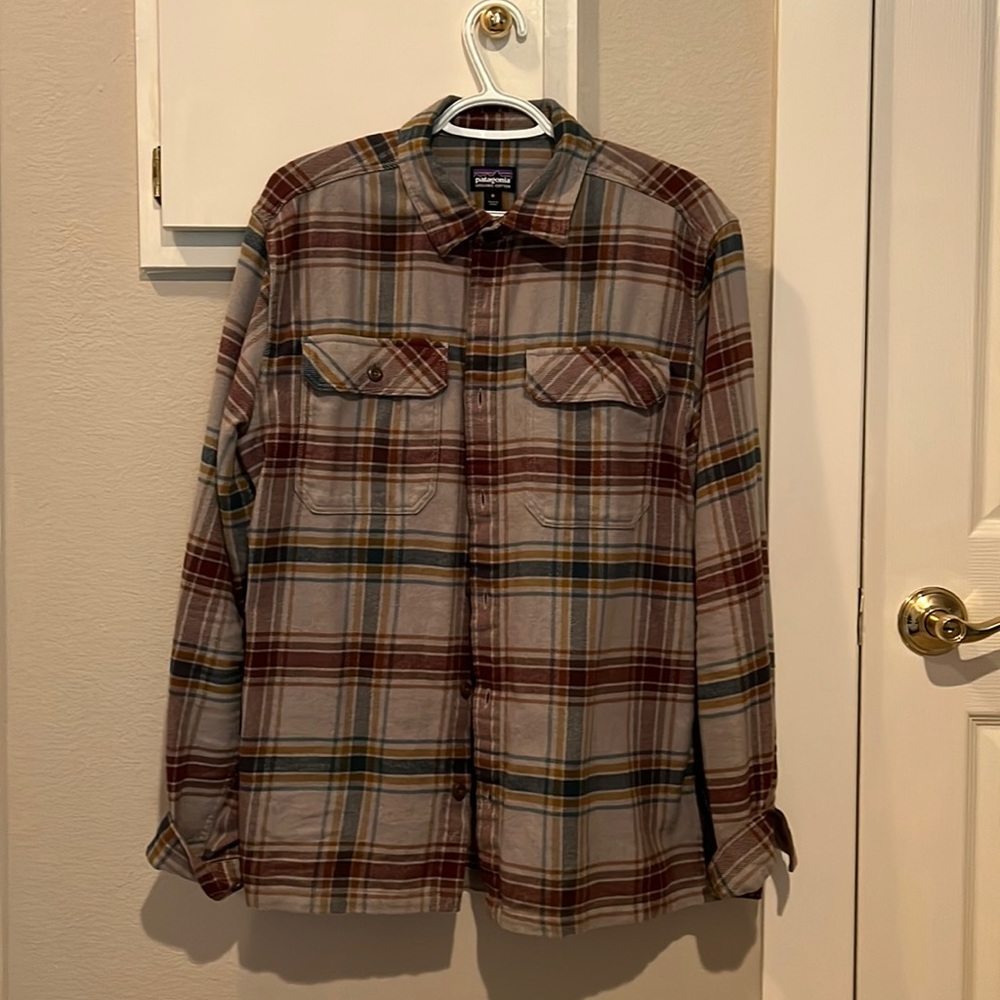 Men’s Patagonia Button Down Shirt